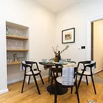 Newpremium Suite Sinjorina, Historical City Centre
