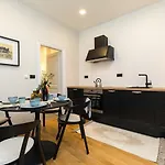 Newpremium Suite Sinjorina, Historical City Centre